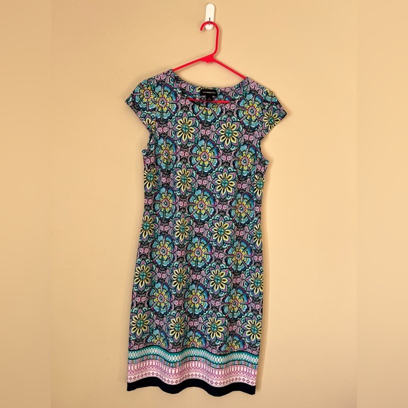 Liz Claiborne Medallion-Print Shift Dress - Picture 2 of 6